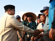 Presiden Prabowo Panen Raya Tebu di Malang, Serap Aspirasi Petani